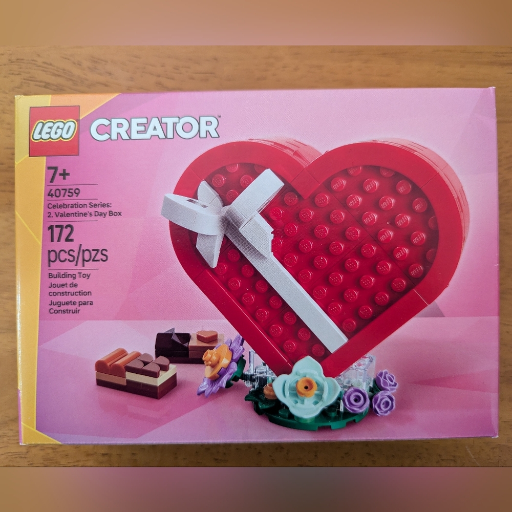 LEGO Creator Red Heart Box with Flowers